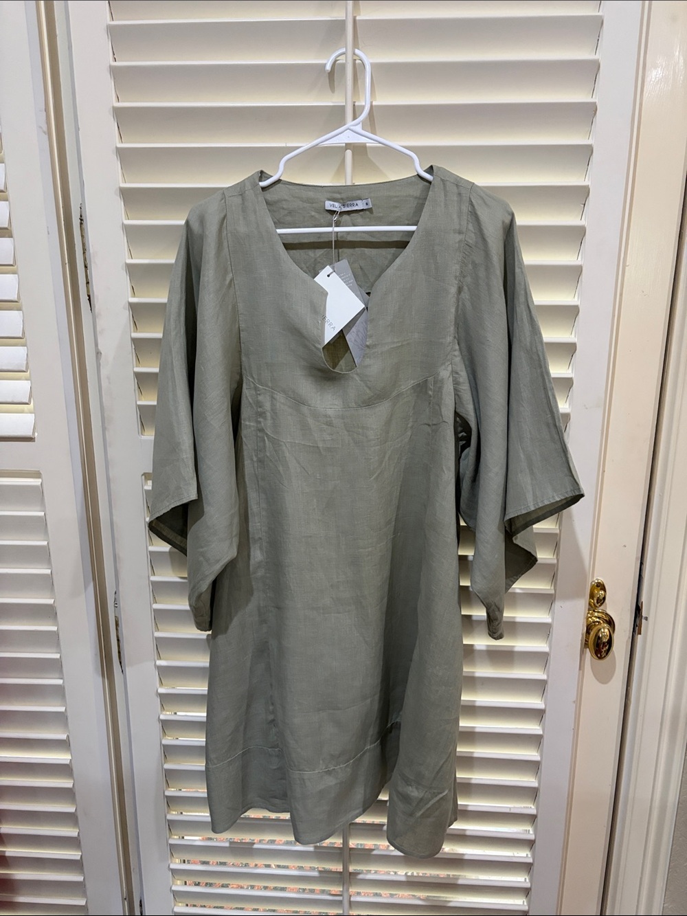 Celia Sierra Light Sage Green Linen Tunic Dress. Size Medium NWT